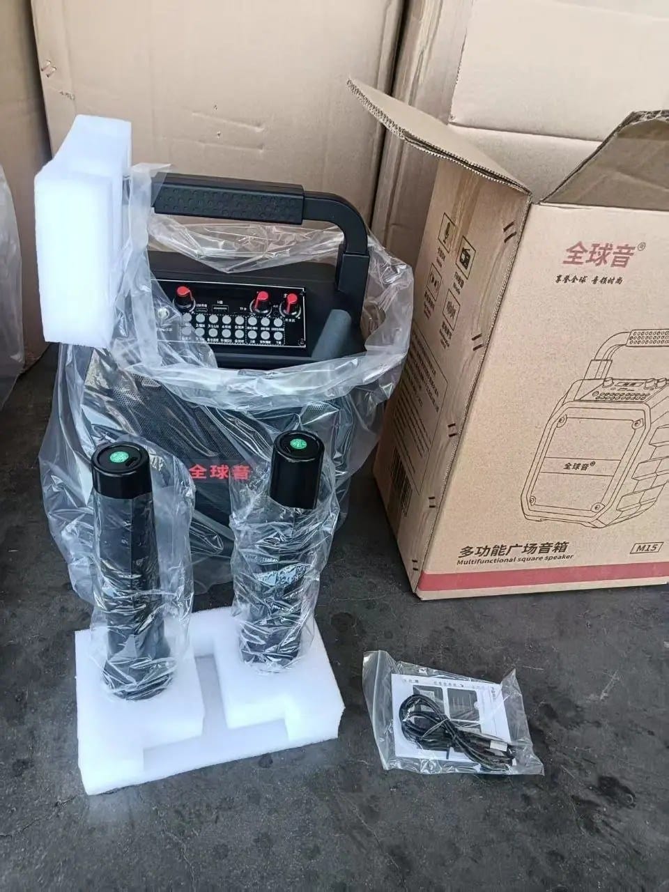 Karaoke Speakers with 2 microphones..

Bluetooth
Content creating 
Radio.
USB.
Flashdrive. 2