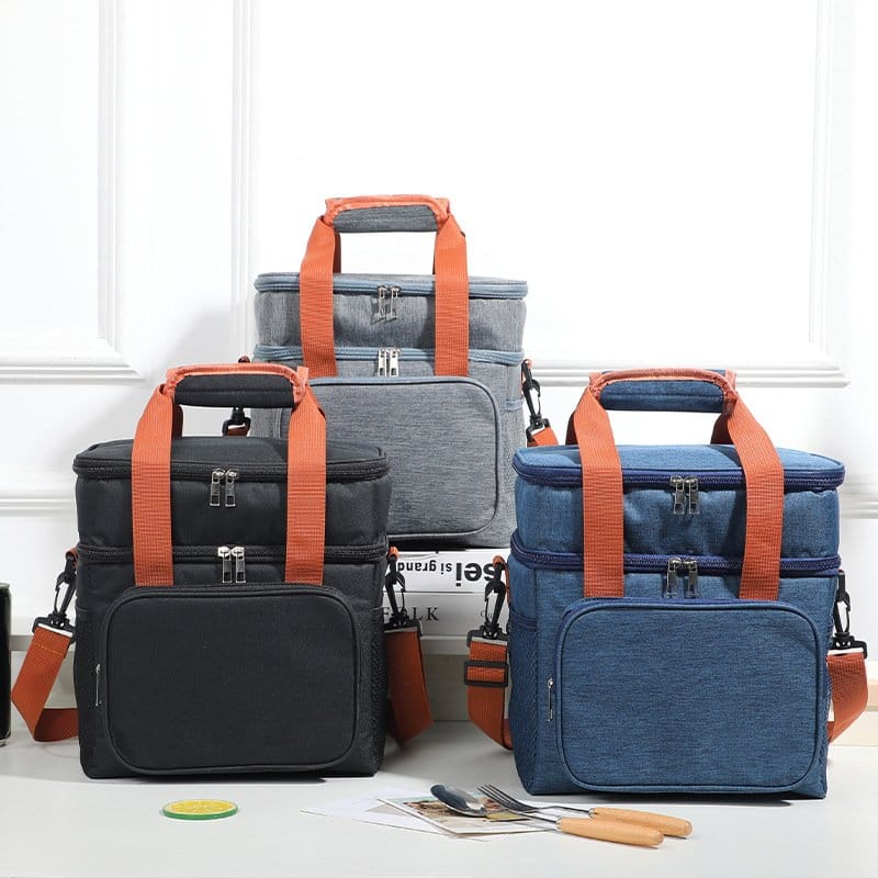 Double-layer lunch box, highly insulated body.