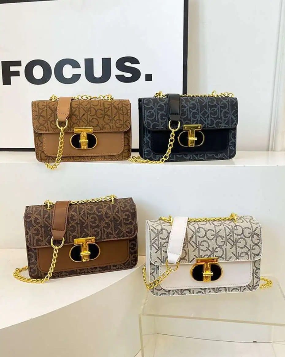 Cummiter Chain Bag