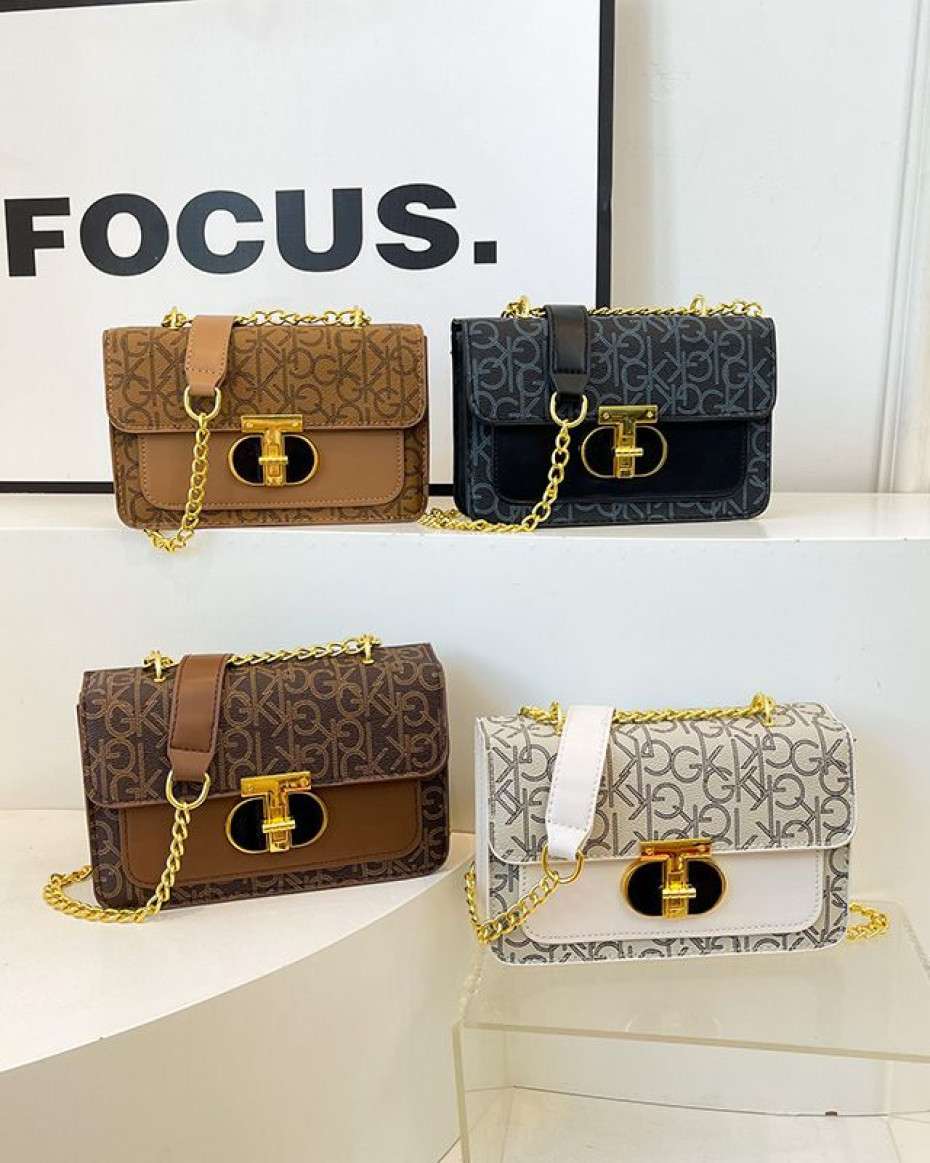 573b6ad7f1e83357c712041eda05ce5dc5299f6b.jpeg Cummiter Chain Bag - Image 1