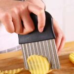 Wavy Potato Knife, Decorative Slicer for Kitchen Use, Multi-Functional Vegetable Cutter, Potato Slicing Knife